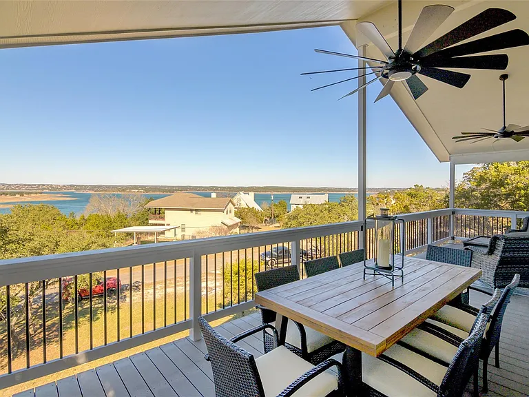 1526 Lakeside Dr W — Photo 21