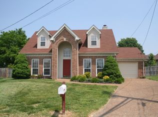 112 Oak Leaf Ct, Hendersonville, TN 37075