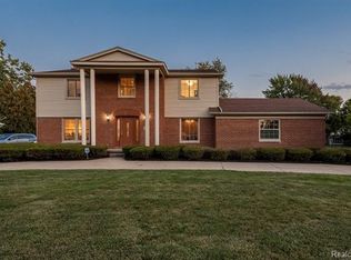 5425 Centerbrook Dr, West Bloomfield, MI