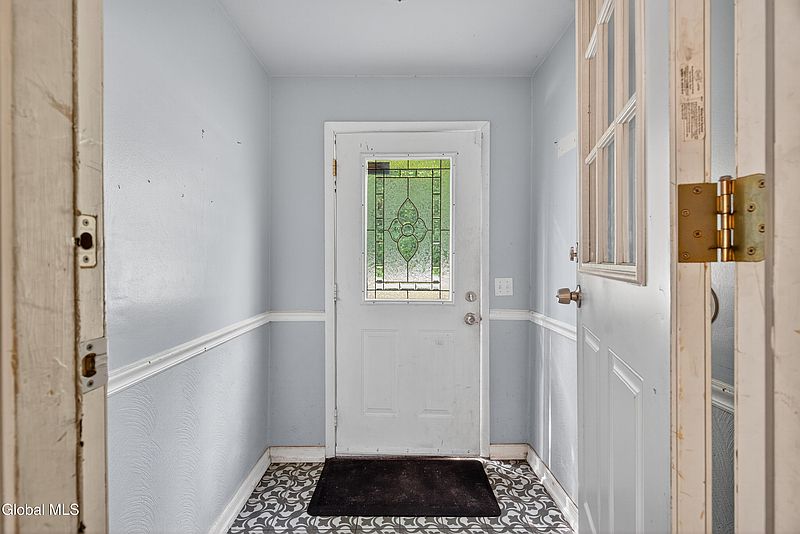 5th image of 543 Middle Grove Road