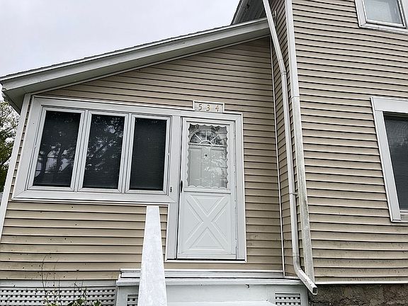 3rd image of 534 Carrier St NE #1