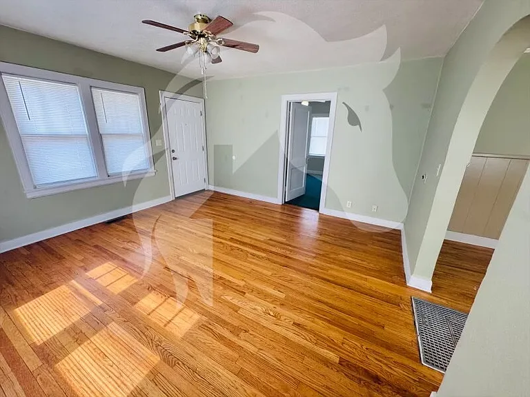 1507 Main St — Photo 2