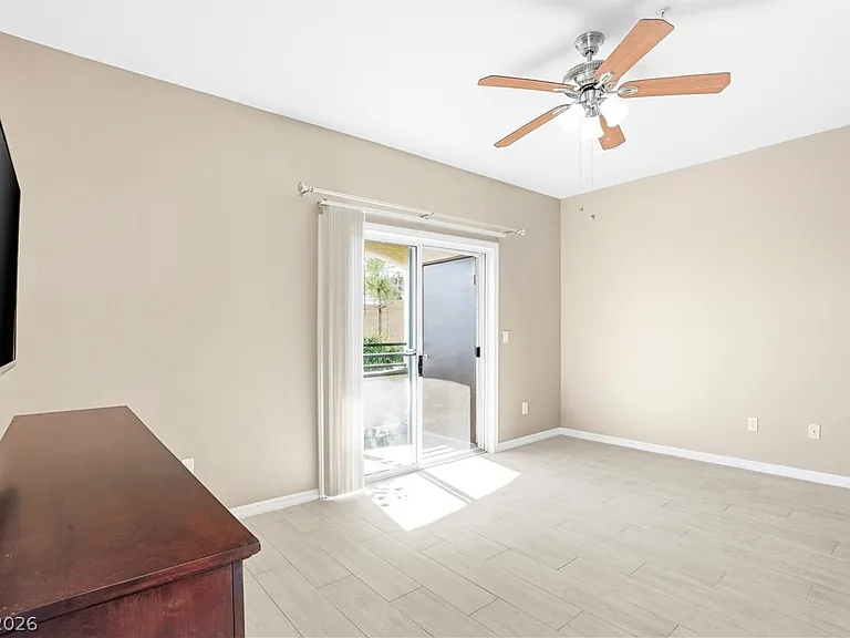 2291 W Horizon Ridge Pkwy #13175 — Photo 3