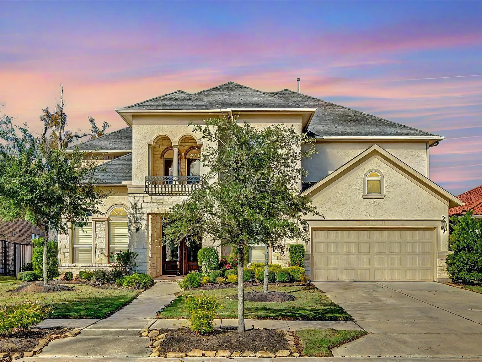4 bed, 3.5 bath, 4011 sqft, $5,000 — Photo 1