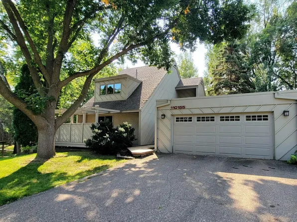 110155 Stanford Cir, Chaska, MN 55318