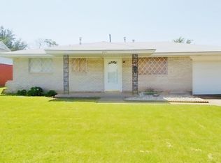 944 NW 1st St, Moore, OK 73160