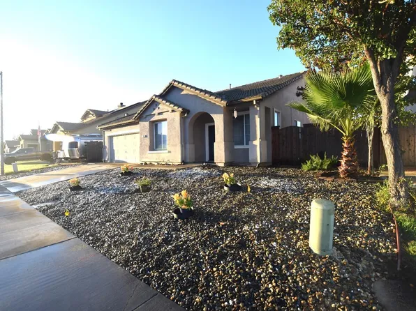 220 Rennert Way, Dixon, CA 95620