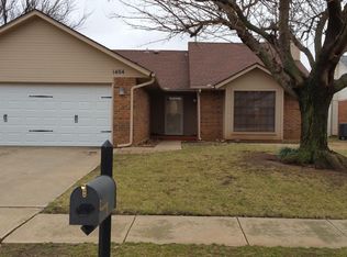 1404 Viola Dr, Yukon, OK 73099