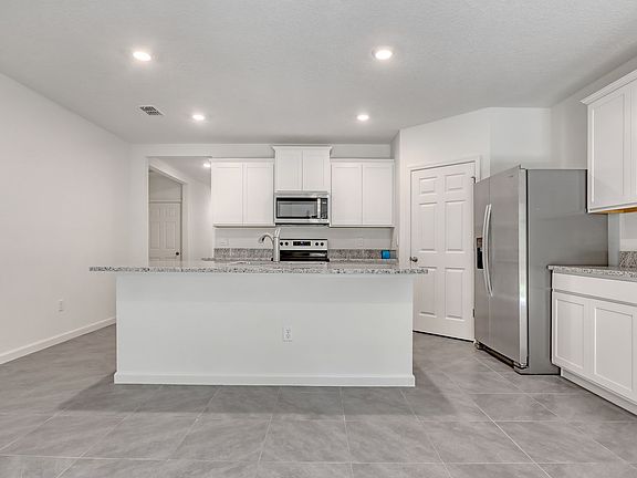 3rd image of 7559 Tourmaline Dr