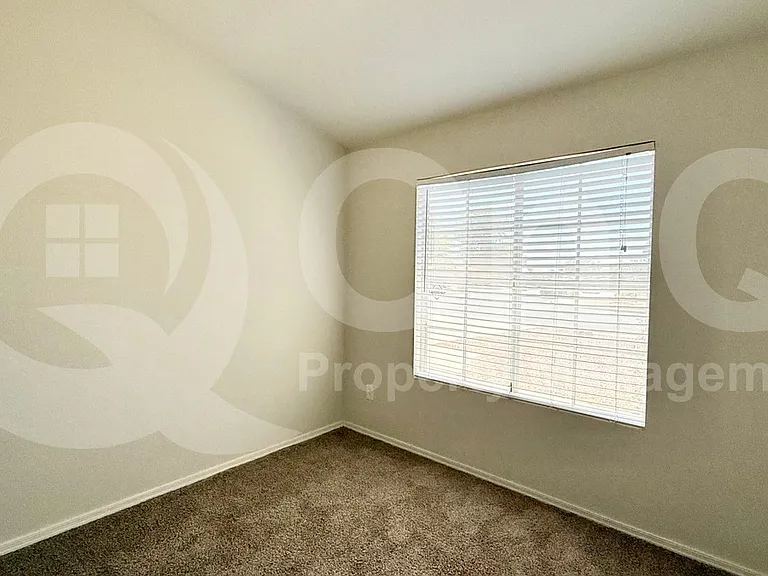 907 N Falcon Dr — Photo 10