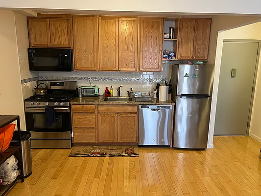 Rented by E Realty International Corp | media 12