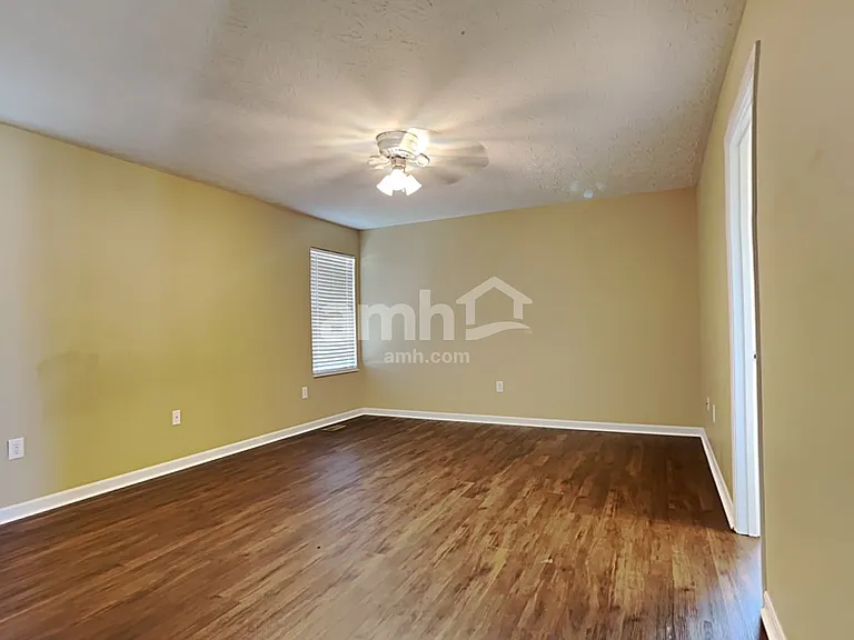 6908 Lucia Dr — Photo 10