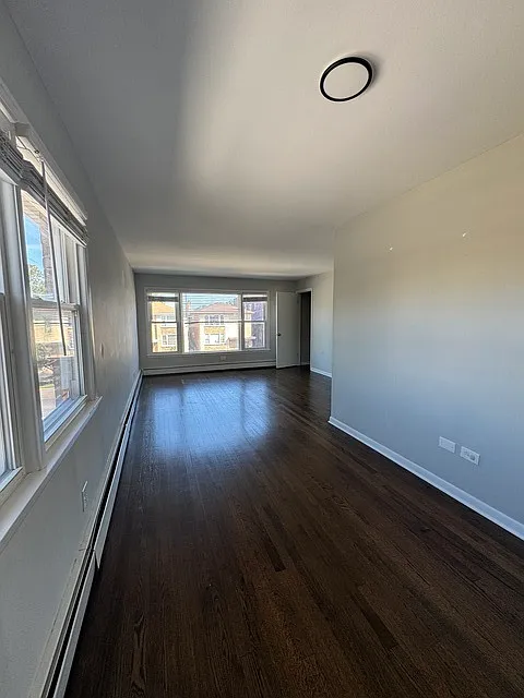 3 bed, 1.5 bath, 1600 sqft, $2,200 — Photo 3