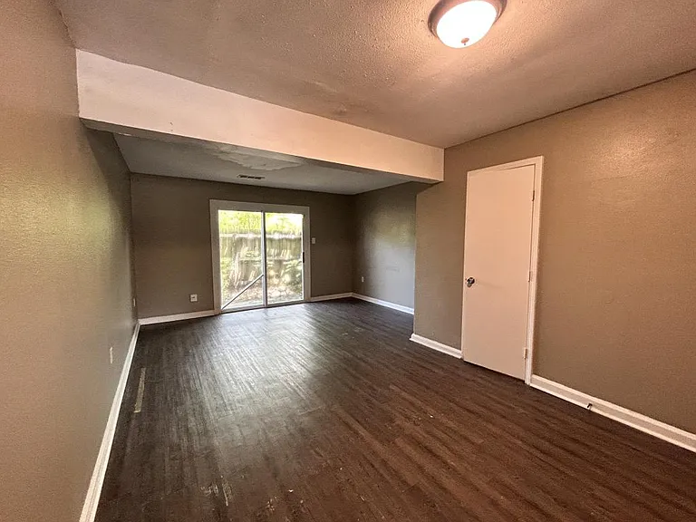 8225 Stern Ave #B — Photo 5