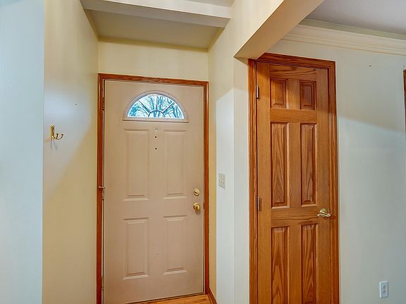 5th image of 2616 Wendell Ave
