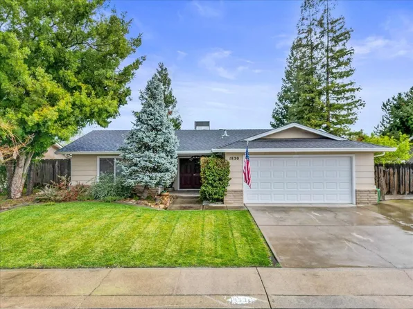 1830 Burgundy Dr, Escalon, CA 95320