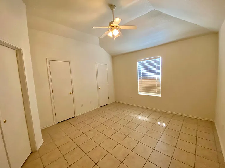 3906 Gus Dr #B — Photo 7