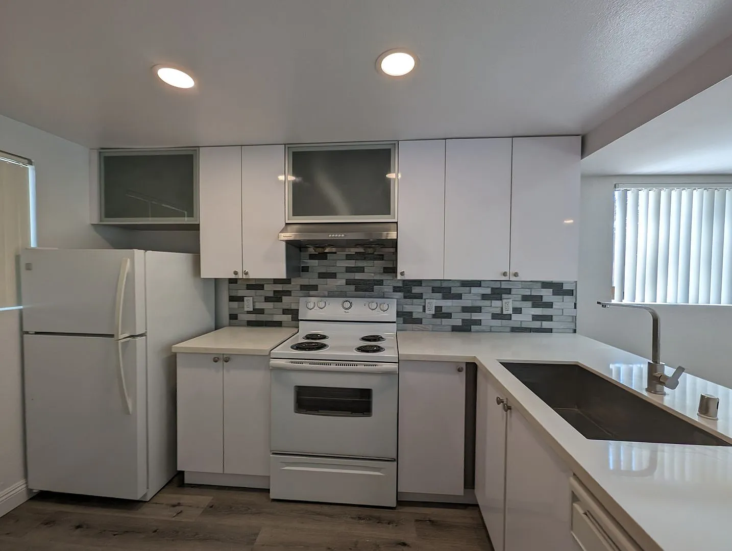 1414 E. Orange Grove — Photo 3