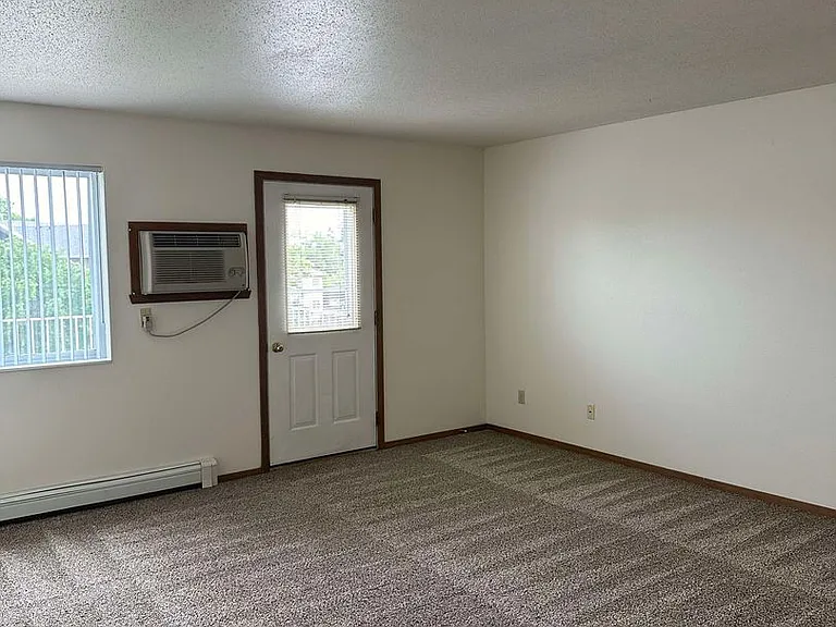 Dakota E & W Apartments — Photo 115