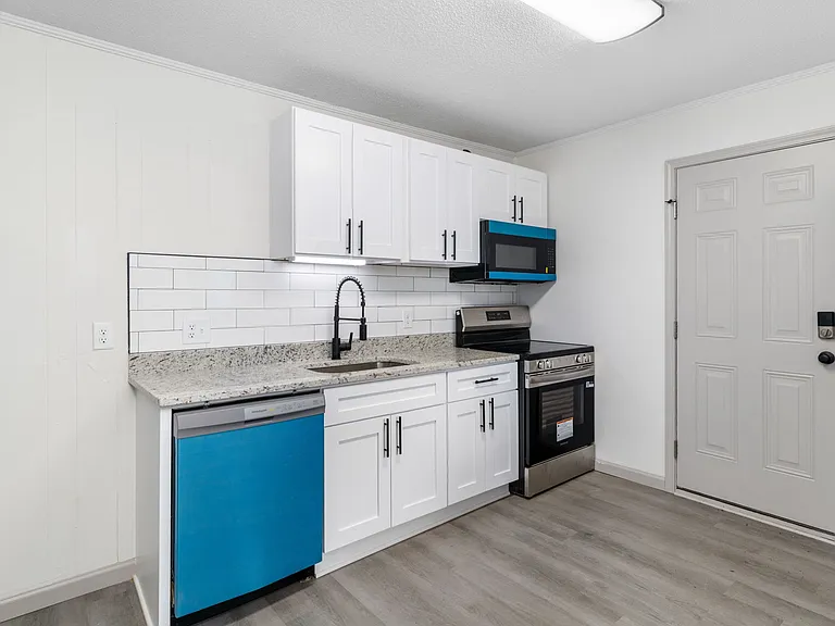 1100 Beckham Ave #C — Photo 7