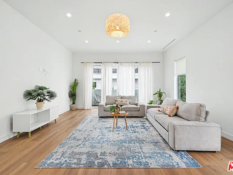 1907 S Corning St #1 — Photo 18