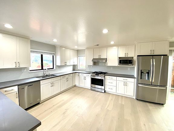 2nd image of 3315 Kathleen St
