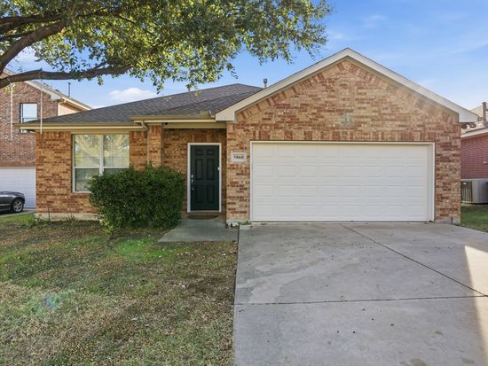 5860 Barrier Reef Dr, Fort Worth, TX 76179