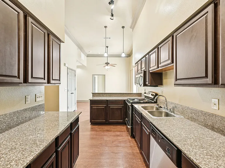 2101 Church Street — Photo 164