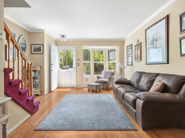 120 Rosedale Avenue image 2 of 12
