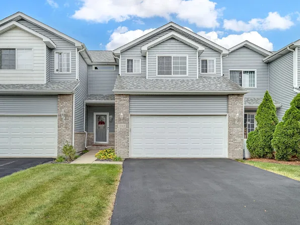 1944 Waters Edge Dr, Minooka, IL 60447