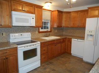 76 Sunset Dr, Naugatuck, CT 06770