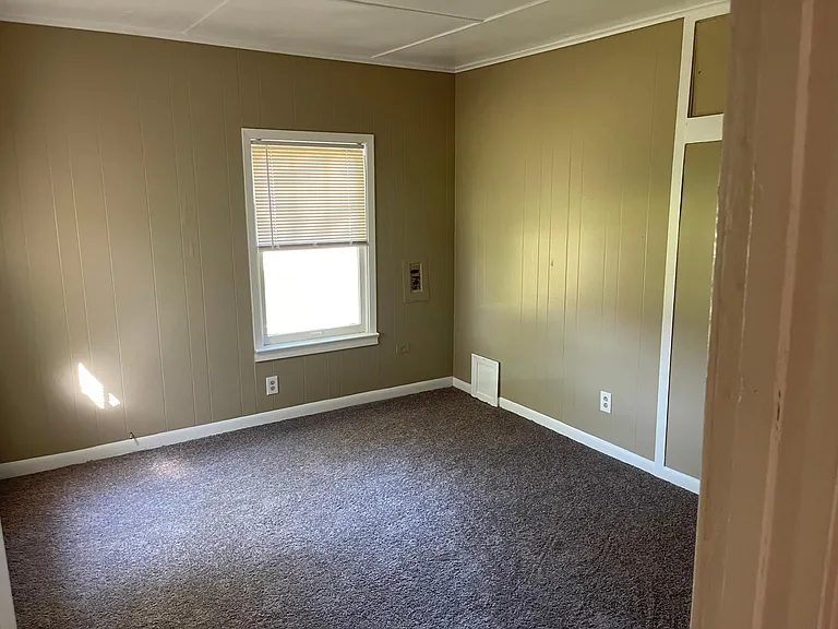 702 Sycamore St — Photo 12