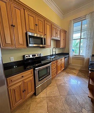 4th image of 1520 Josephine St