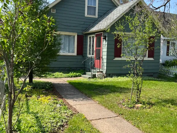 619 W Genesee St, Iron River, MI 49935