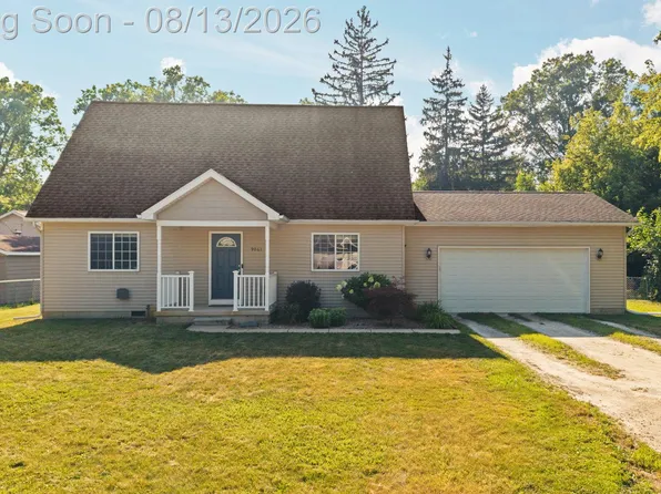 9061 Garfield Dr, Whitmore Lake, MI 48189