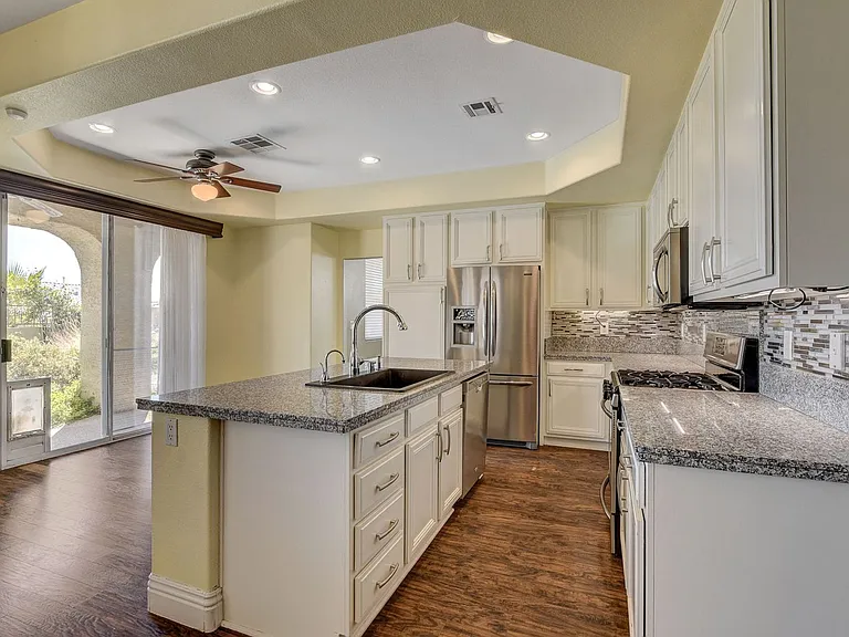 408 Silver Prairie Ct — Photo 20