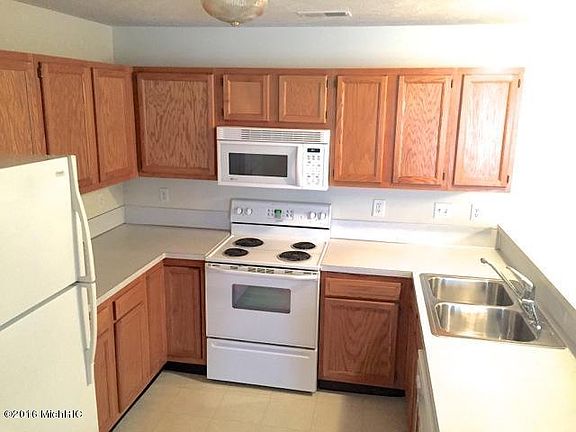 4th image of 5835 Crosswinds Dr Unit 13