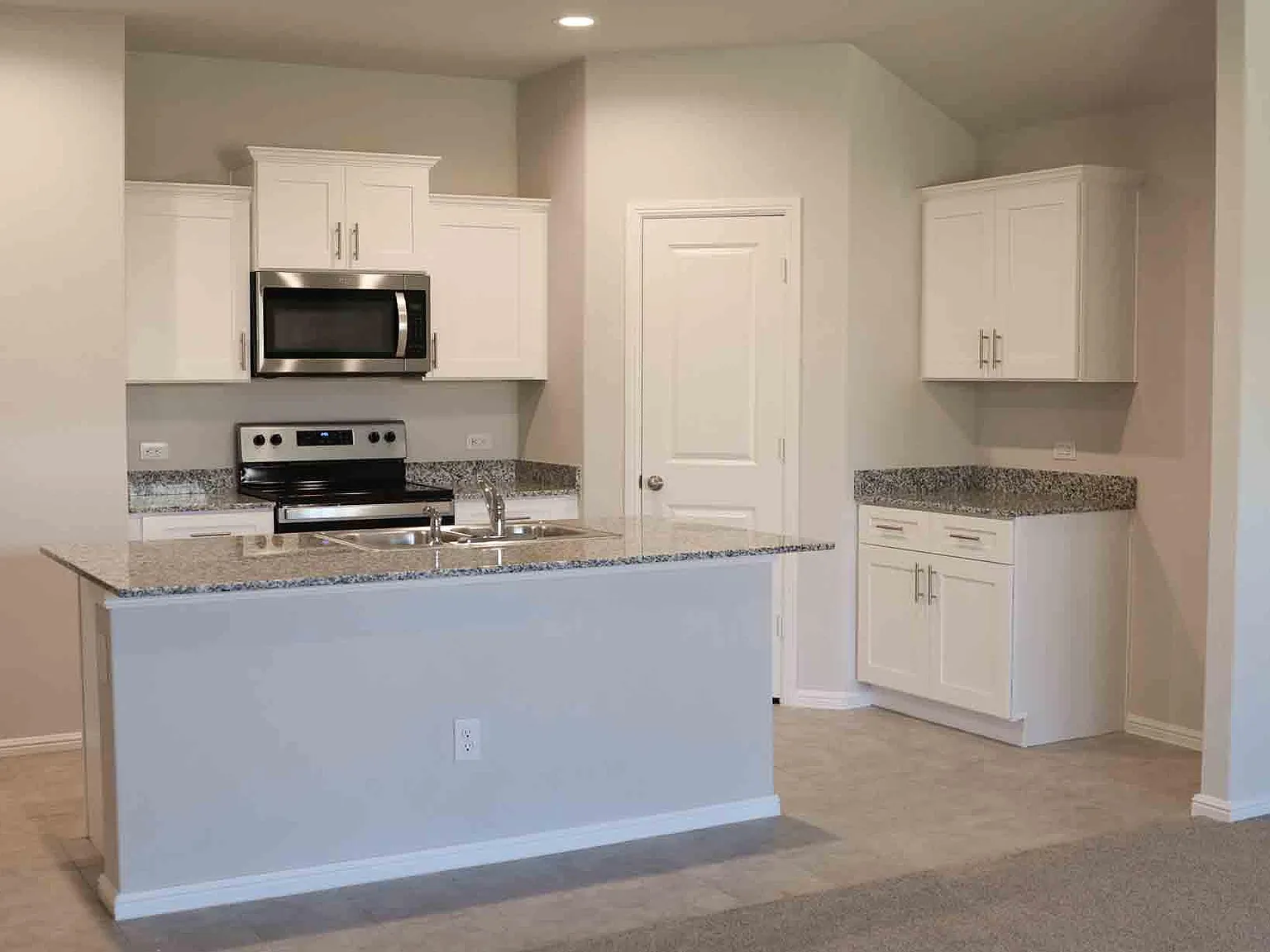 4 bed, 1875 sqft, $2,350 — Photo 4