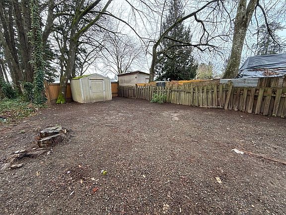 3rd image of 3010 Phyllis St NE APT 19