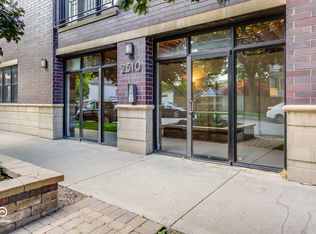 2310 W Nelson St APT 306, Chicago, IL 60618
