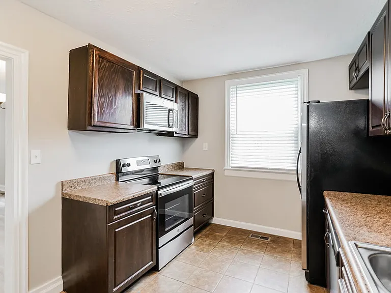 123 Ray Ave — Photo 5