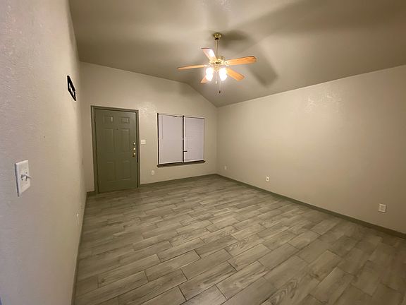 4th image of 4413 Thunder Creek Dr APT A