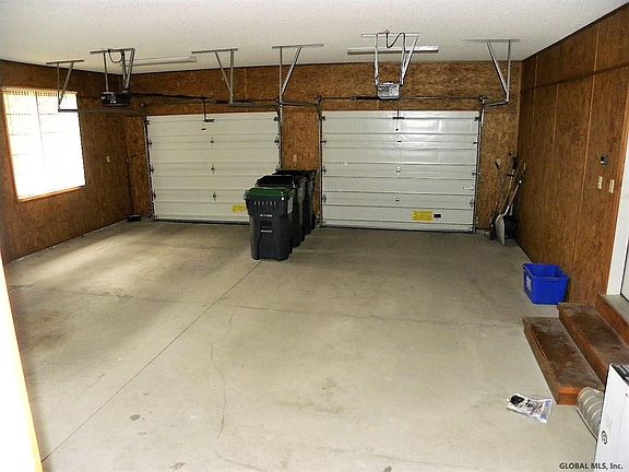 5th image of 12 Pineview Ct #A