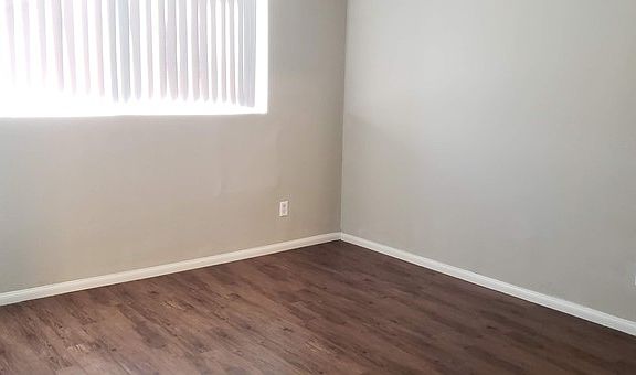 5th image of 2280 Primrose Ave APT 4