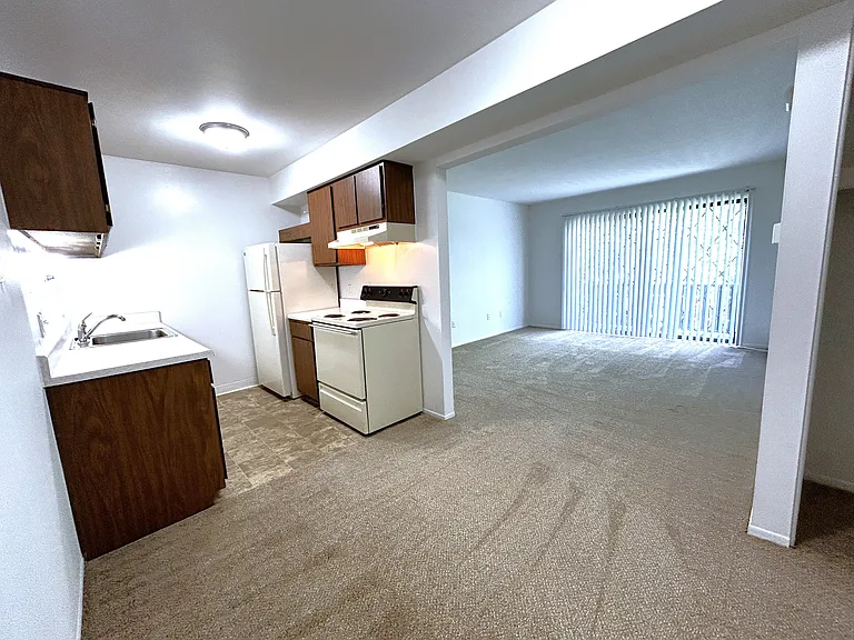 Charter Oaks Apartments — Photo 166