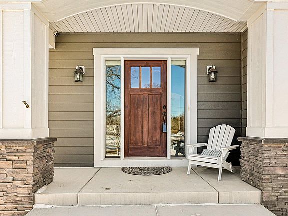 2nd image of 145 Cutacross Rd