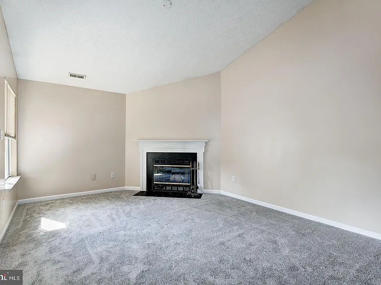 2106 Whitehall Rd #2D — Photo 6