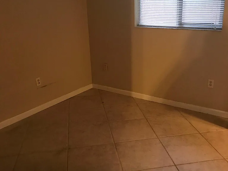 3923 Rockefeller Ave — Photo 8