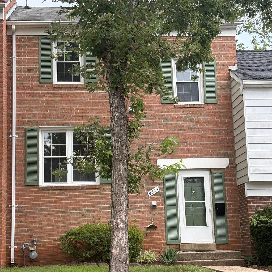 3 bed, 1.5 bath, 1540 sqft, $2,400 — Photo 2