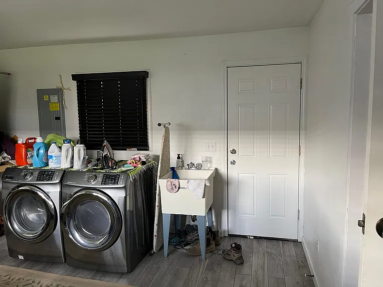 210 8th St SE — Photo 8
